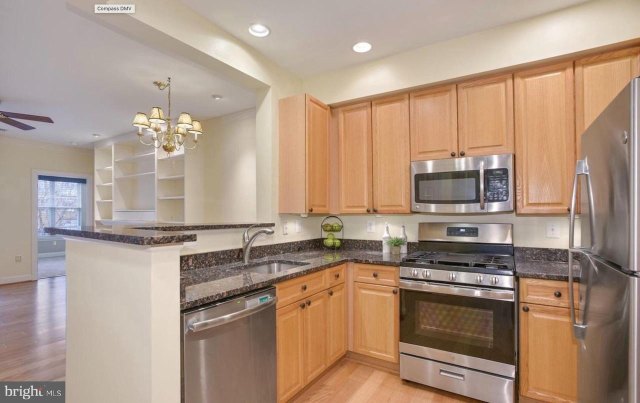 1860 Stratford Park Pl #201 - Photo 6 of 45