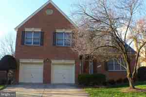 featured image of 10008 Manor Pl
