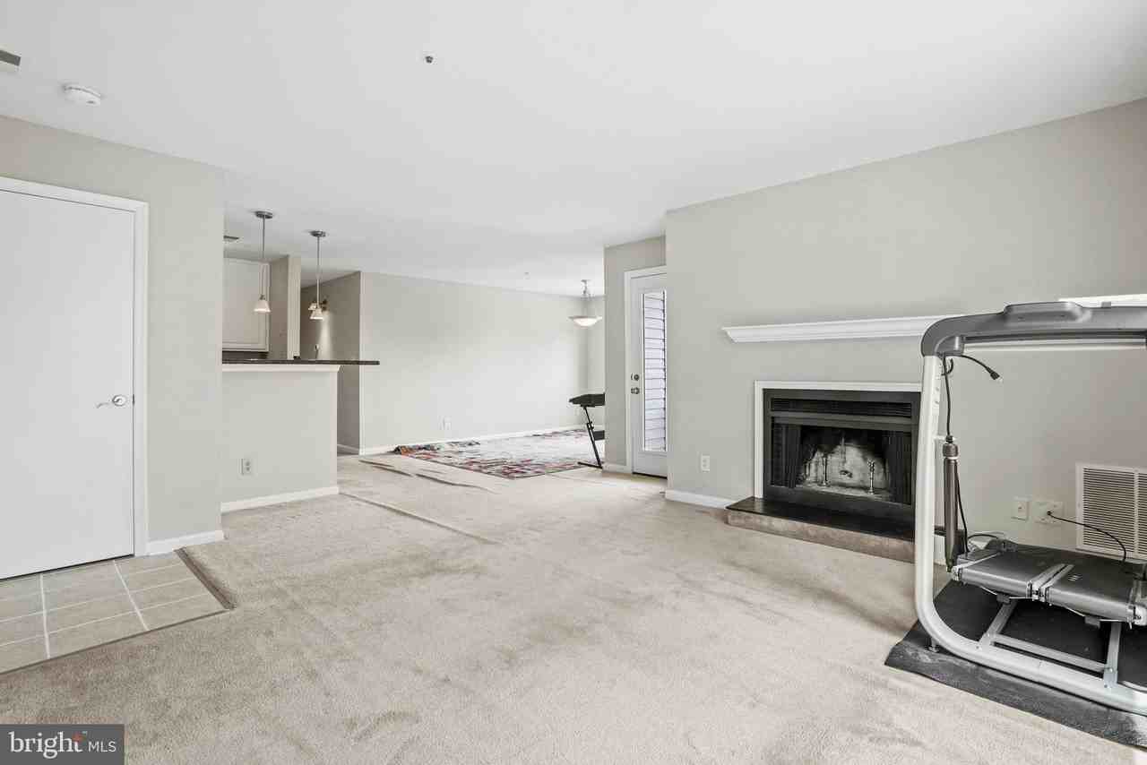 3178 Summit Square Dr #3D2 - Photo 5 of 22