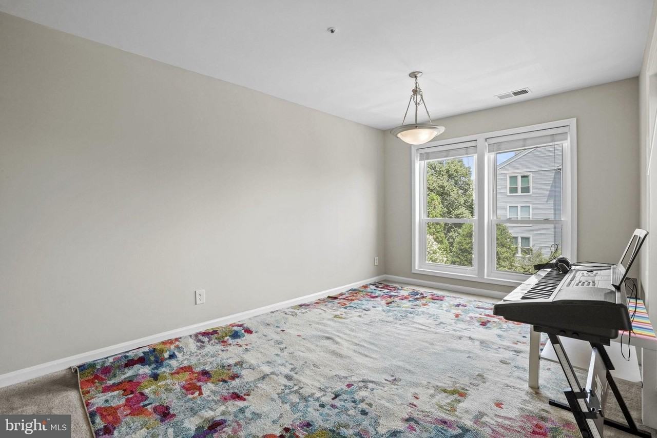 3178 Summit Square Dr #3D2 - Photo 7 of 22