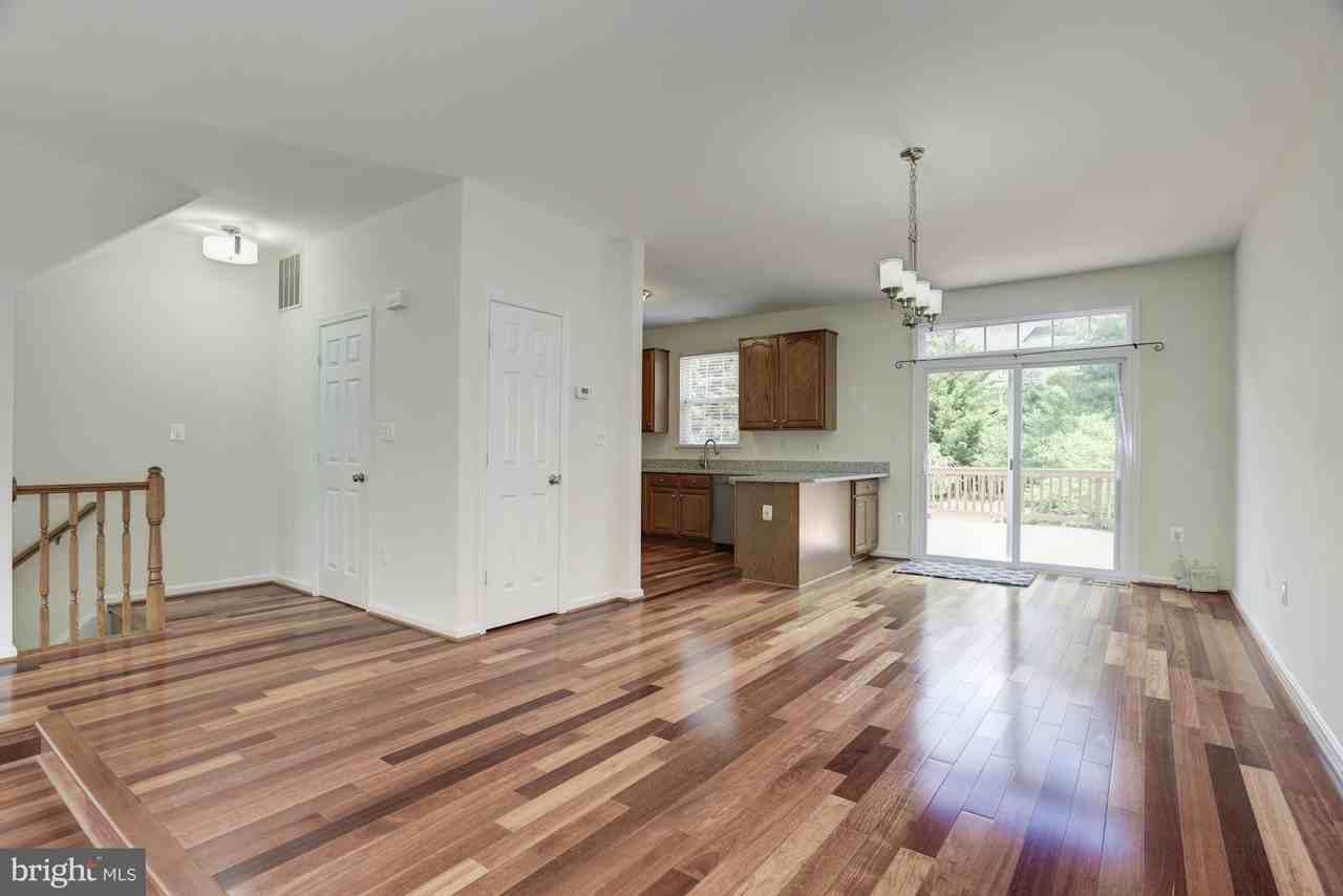 21588 Bankbarn Ter - Photo 5 of 26