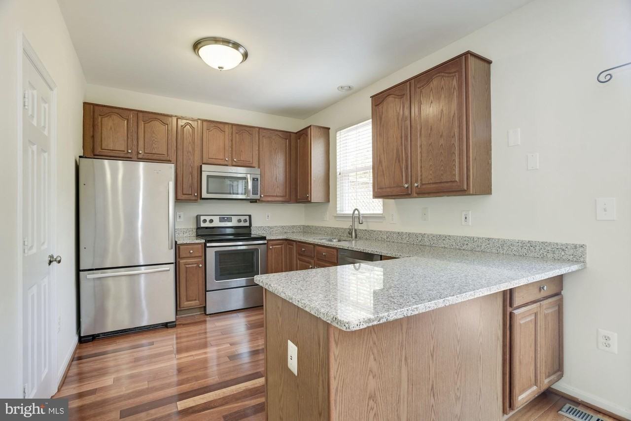21588 Bankbarn Ter - Photo 7 of 26