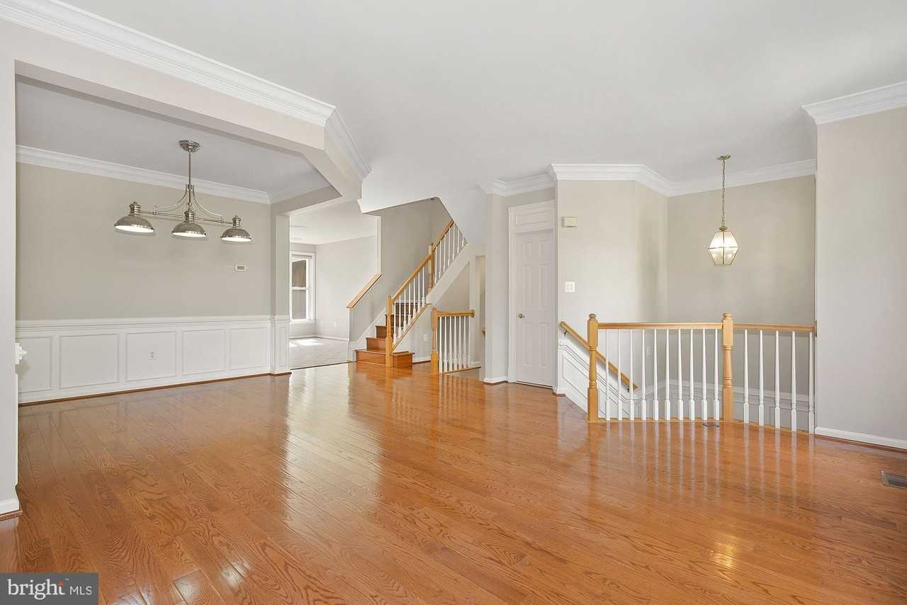 20650 Muddy Harbour Sq - Photo 5 of 30
