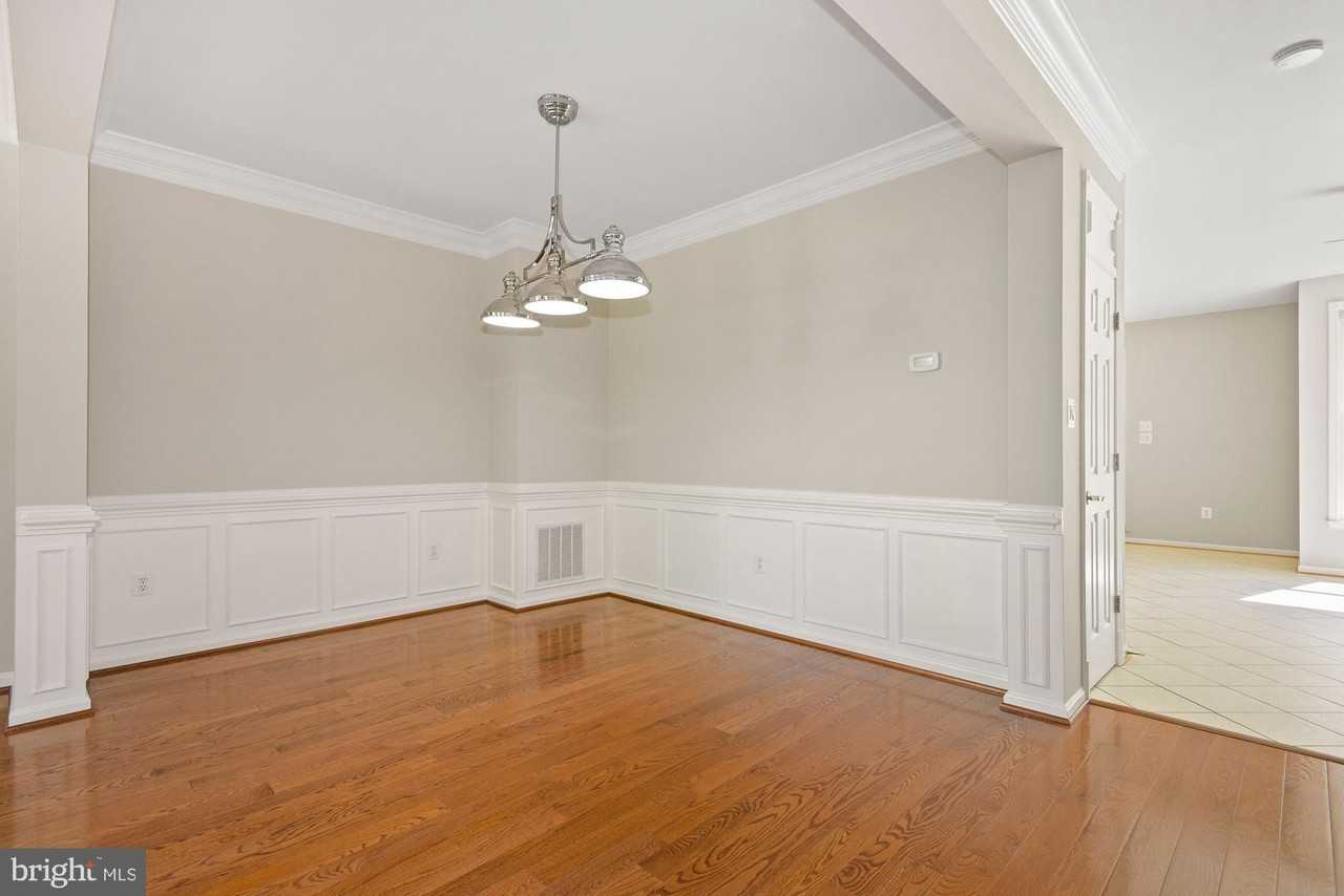 20650 Muddy Harbour Sq - Photo 6 of 30
