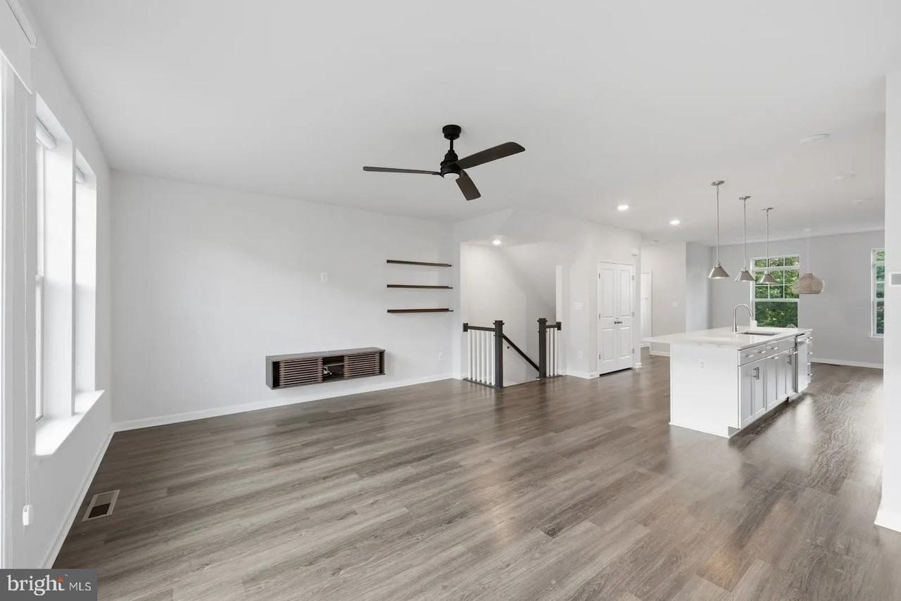 9309 Barnes Loop - Photo 5 of 32