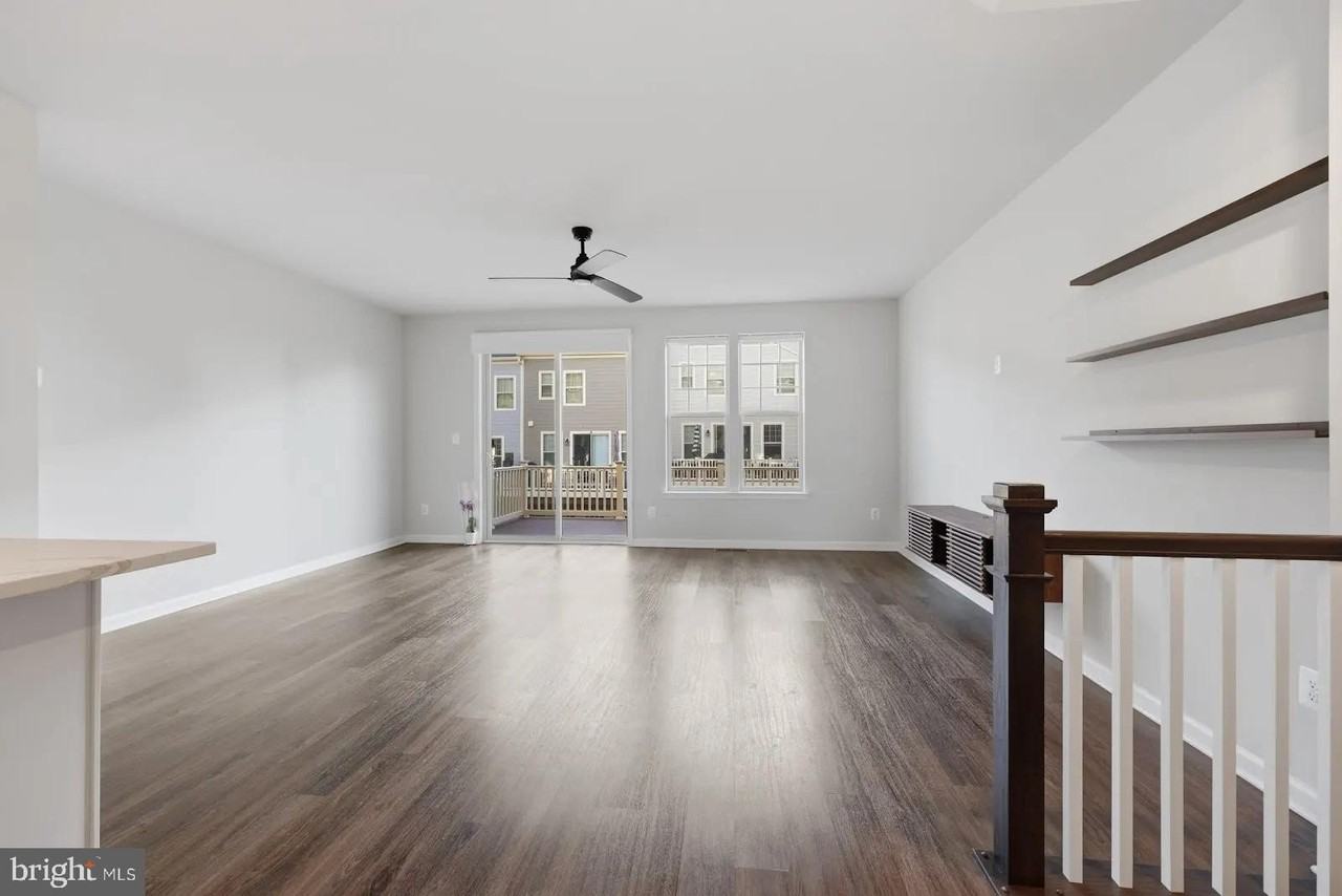 9309 Barnes Loop - Photo 7 of 32
