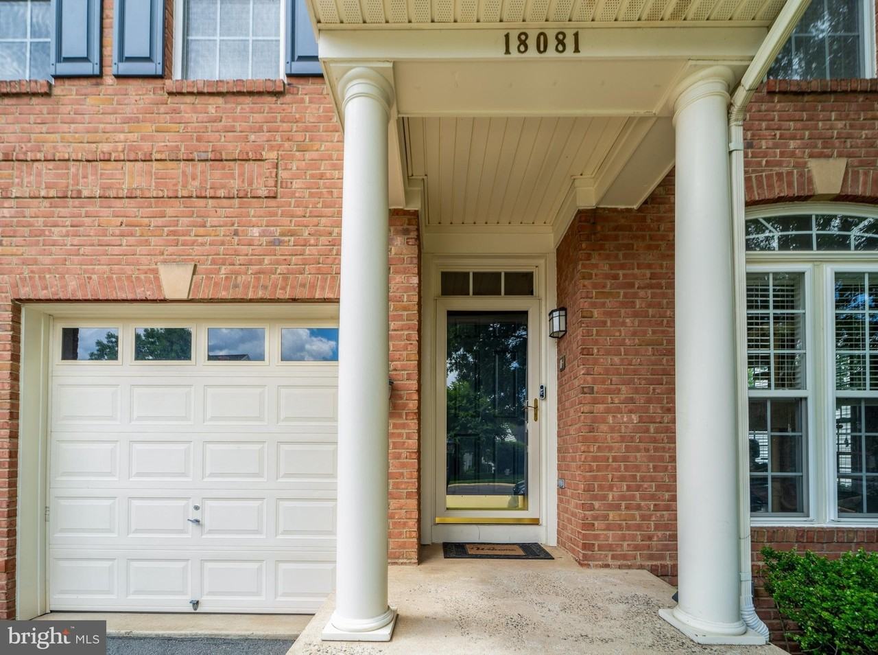 18081 Camdenhurst Dr - Photo 4 of 50
