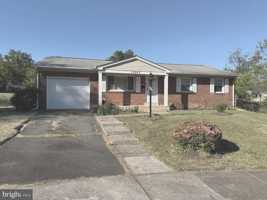 featured image of 13203 Hampshire Ct