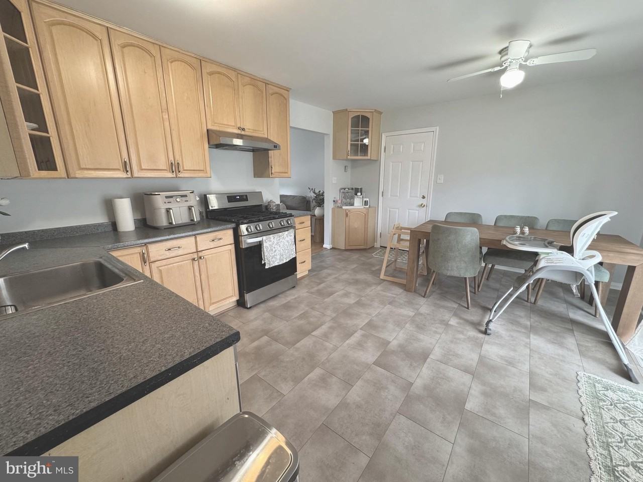 13203 Hampshire Ct - Photo 6 of 20