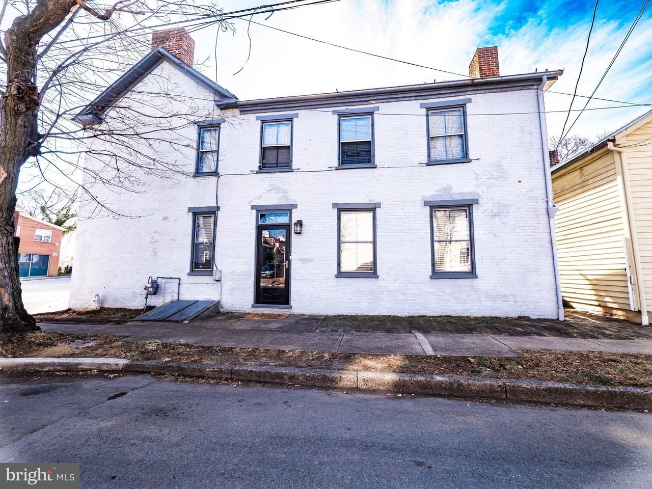 703 S Loudoun St - Photo 2 of 32