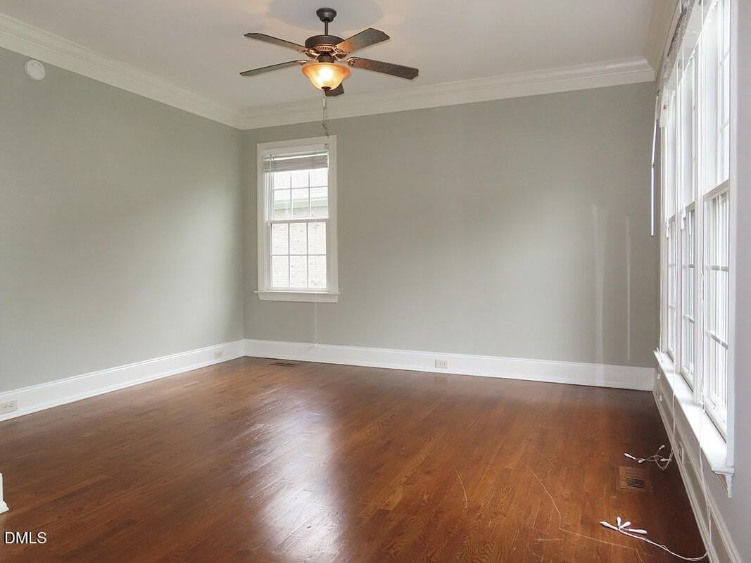 122 Edgewood Dr - Photo 2 of 31