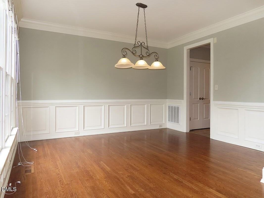 122 Edgewood Dr - Photo 4 of 31