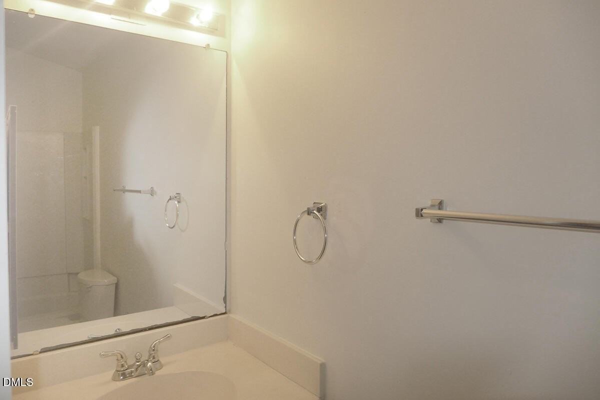 206 Cedarwood Ln - Photo 7 of 12