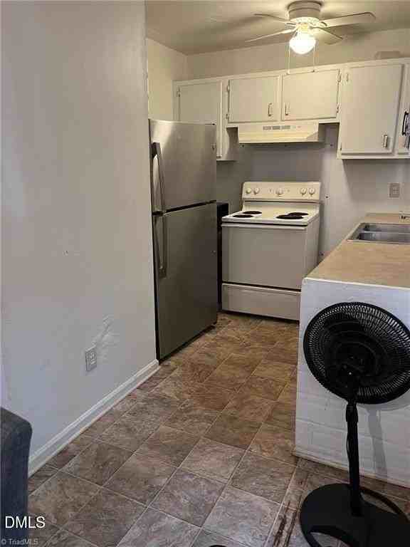 1242 Woodbriar Ave - Photo 3 of 6