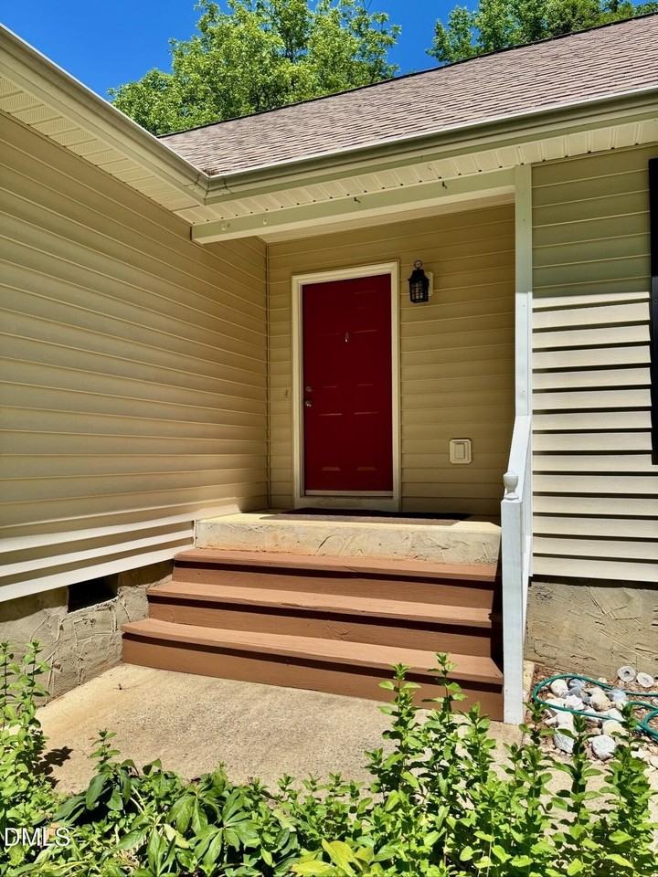 246 Rectory St - Photo 2 of 24