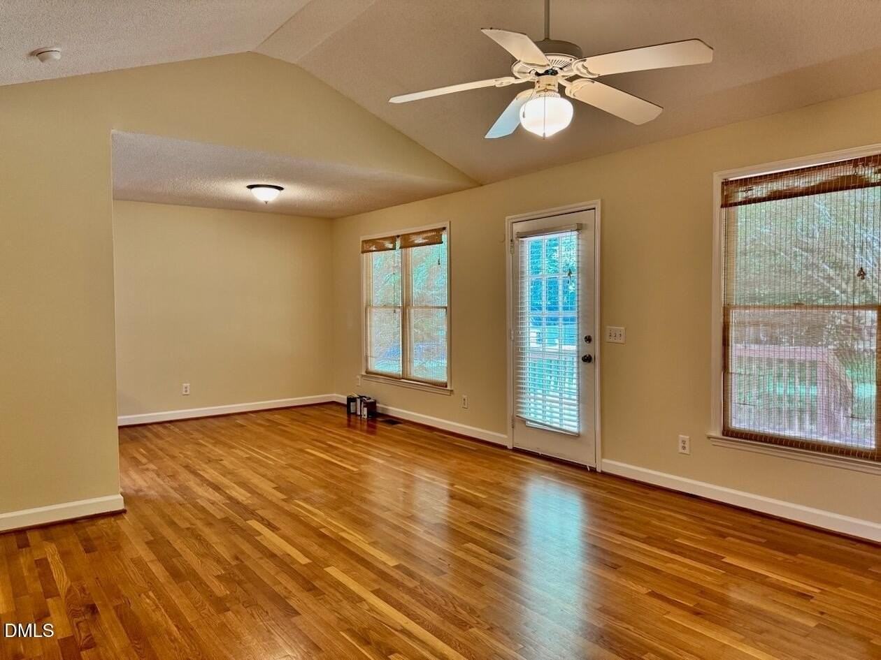 246 Rectory St - Photo 3 of 24