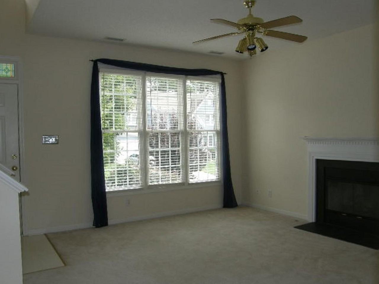 207 Cove Creek Dr - Photo 5 of 21