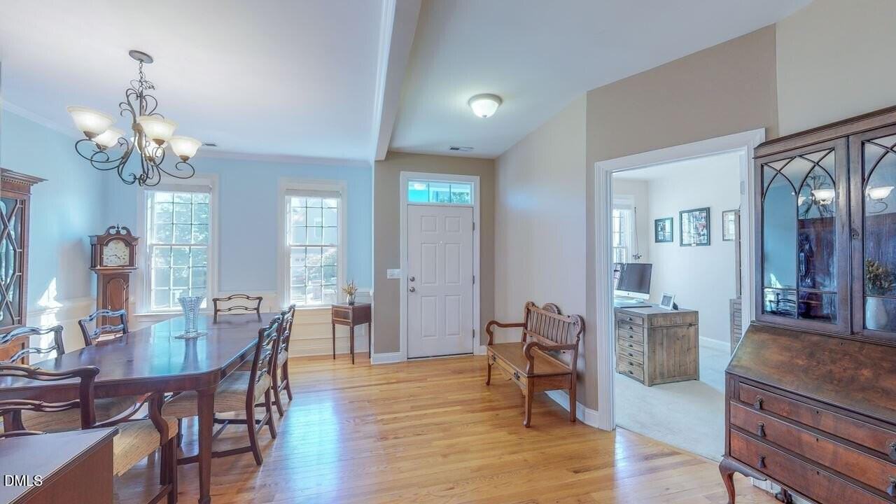 401 Waverly Hills Dr - Photo 4 of 34