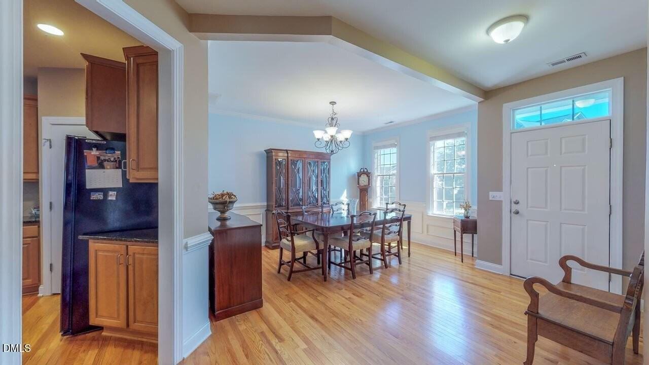 401 Waverly Hills Dr - Photo 5 of 34