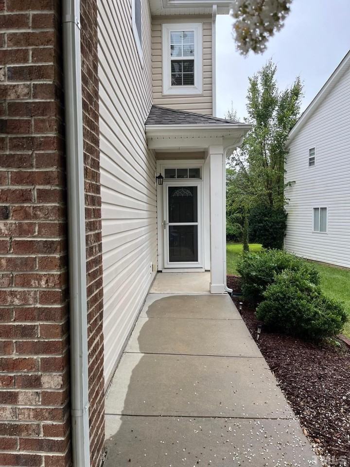 2017 Remington Oaks Cir - Photo 3 of 36