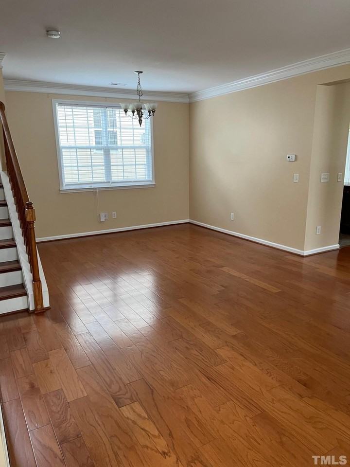 2017 Remington Oaks Cir - Photo 5 of 36