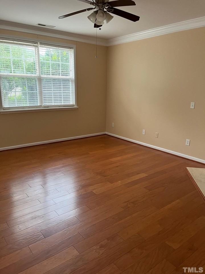 2017 Remington Oaks Cir - Photo 7 of 36