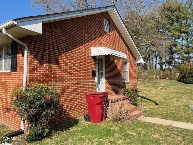 2522 Browns Mill Ct - Photo 2 of 12