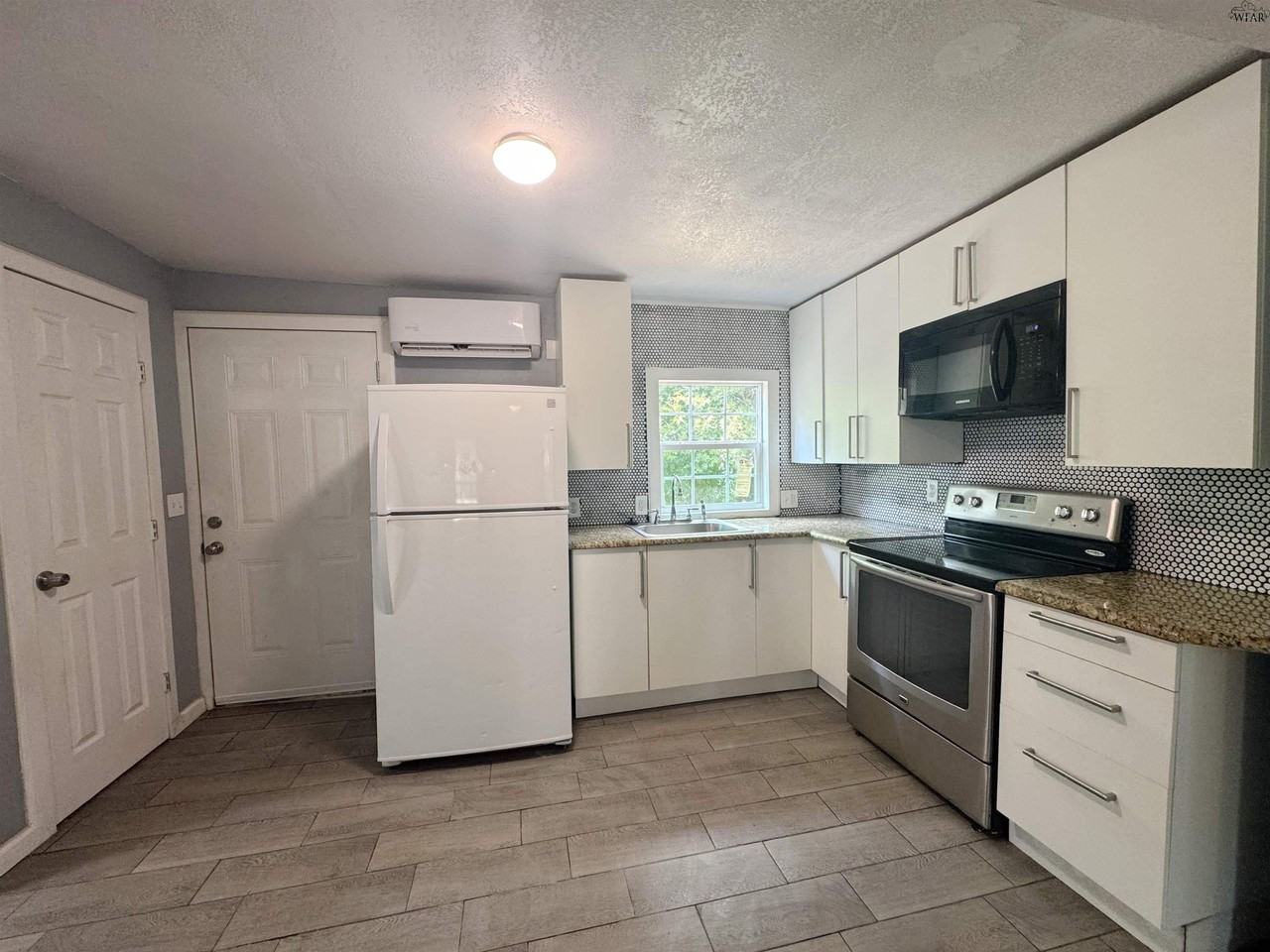 2142 Avenue F #REAR - Photo 4 of 12