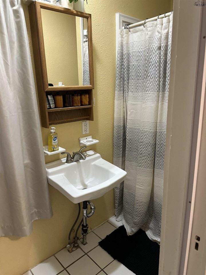 303 Morningside Dr #REAR - Photo 7 of 10