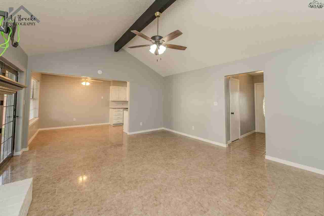 4611 MISTY VALLEY STREET E - Photo 7 of 35