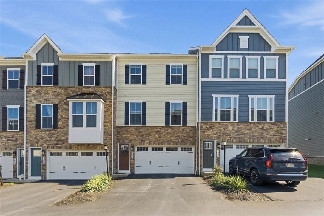 7402 Chestnut Way - Photo 2 of 35