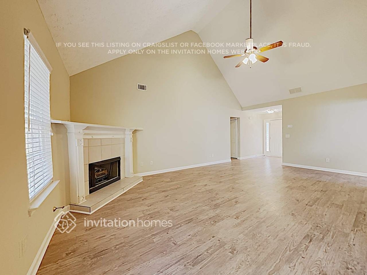 4076 Shoreside Cir - Photo 4 of 15