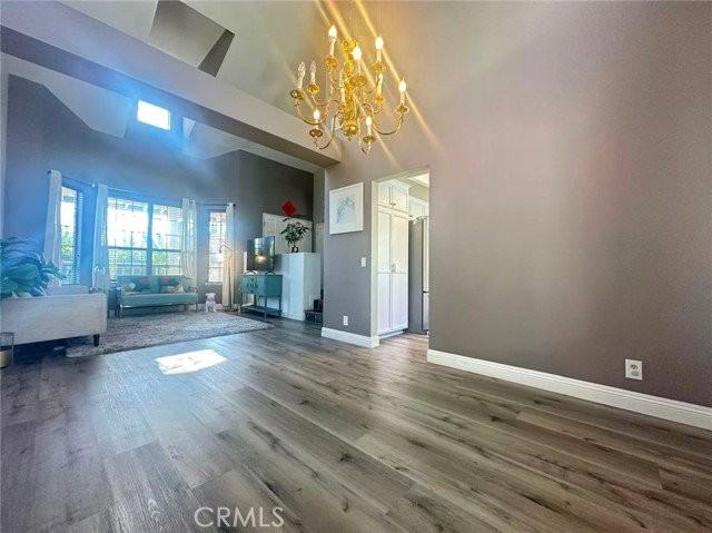 2210 S Autumn Ln - Photo 3 of 8