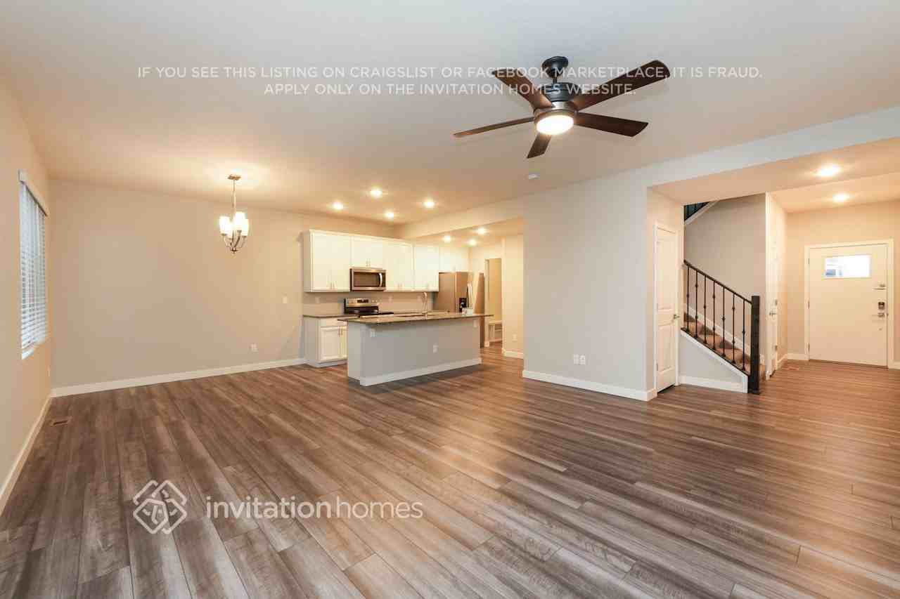 11147 House Finch Ln - Photo 3 of 14