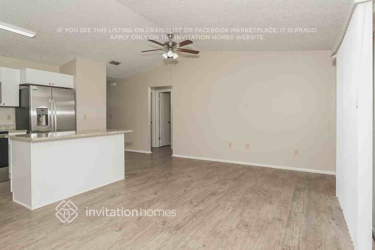 1325 Periwinkle Ct - Photo 3 of 16