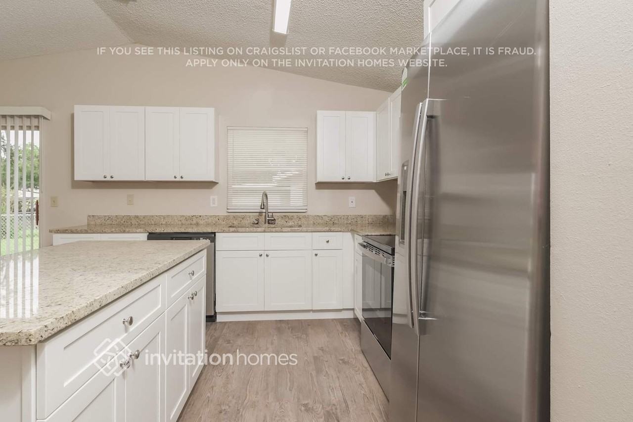 1325 Periwinkle Ct - Photo 4 of 16