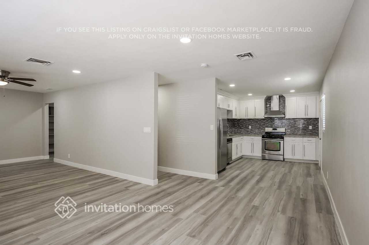 2305 Saber Dr - Photo 5 of 15