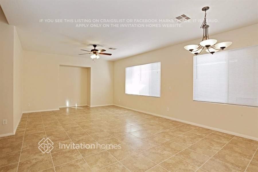 2515 Wellworth Ave - Photo 2 of 11