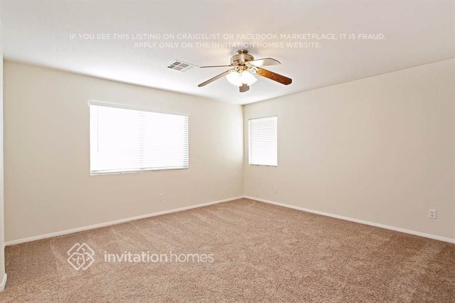 2515 Wellworth Ave - Photo 4 of 11