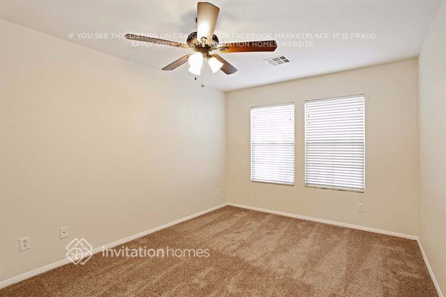 2515 Wellworth Ave - Photo 6 of 11