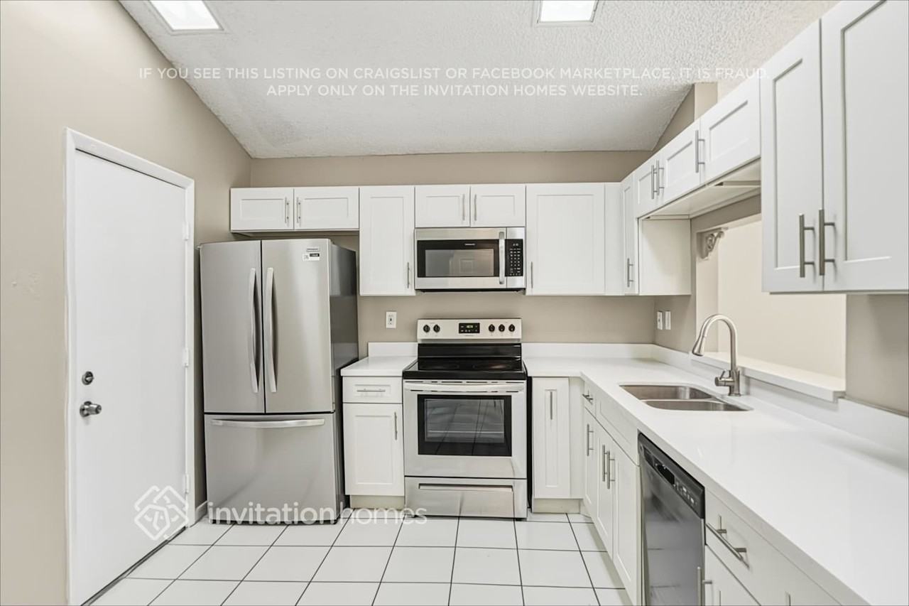 22315 Sw 100th Ave - Photo 5 of 18