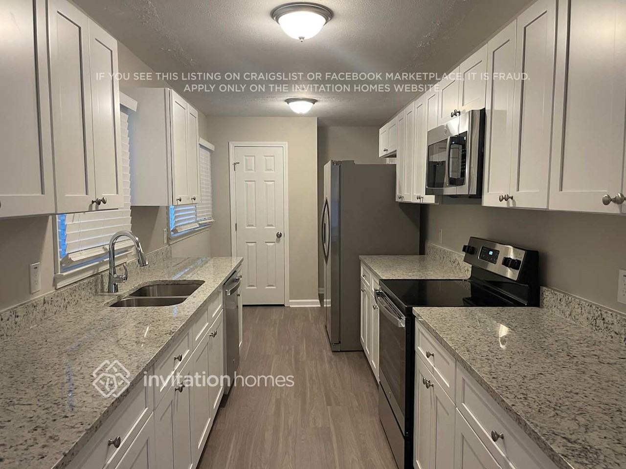 1861 Kinridge Rd - Photo 3 of 12