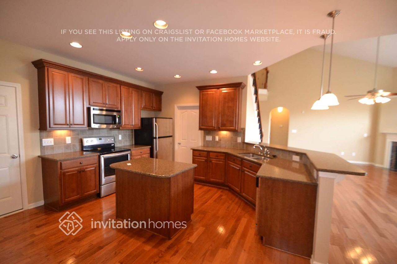 9028 Linslade Way - Photo 3 of 14