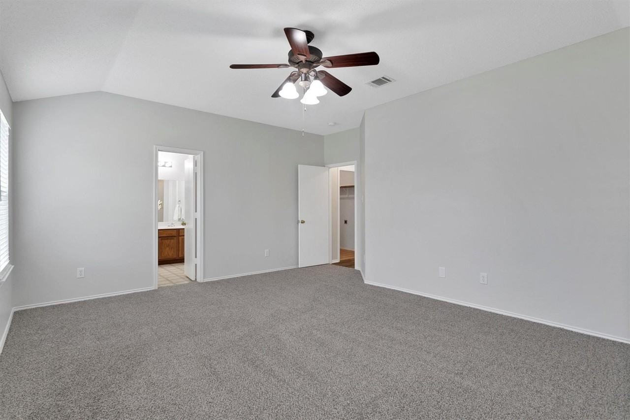 2424 Collier Dr - Photo 6 of 10