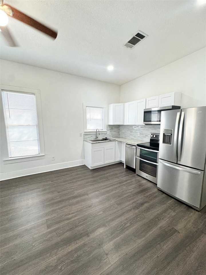 2303 Prospect Ave #2 - Photo 2 of 10