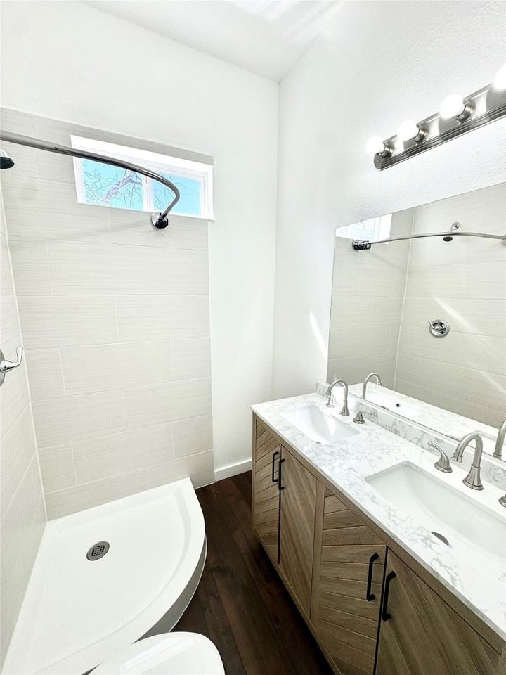 2303 Prospect Ave #2 - Photo 7 of 10