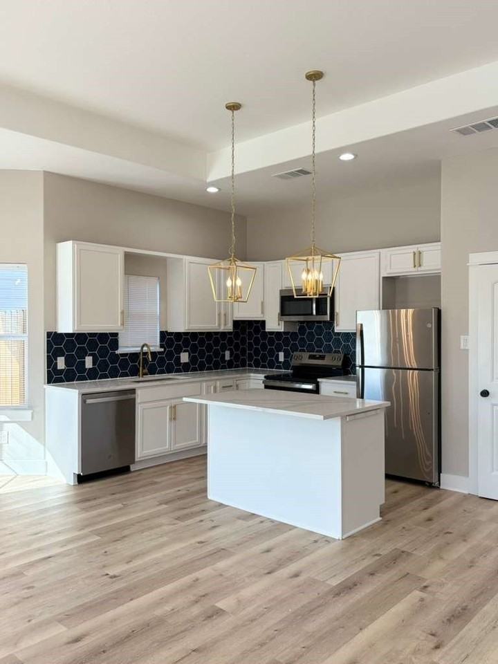 903 Nata Ln - Photo 3 of 5