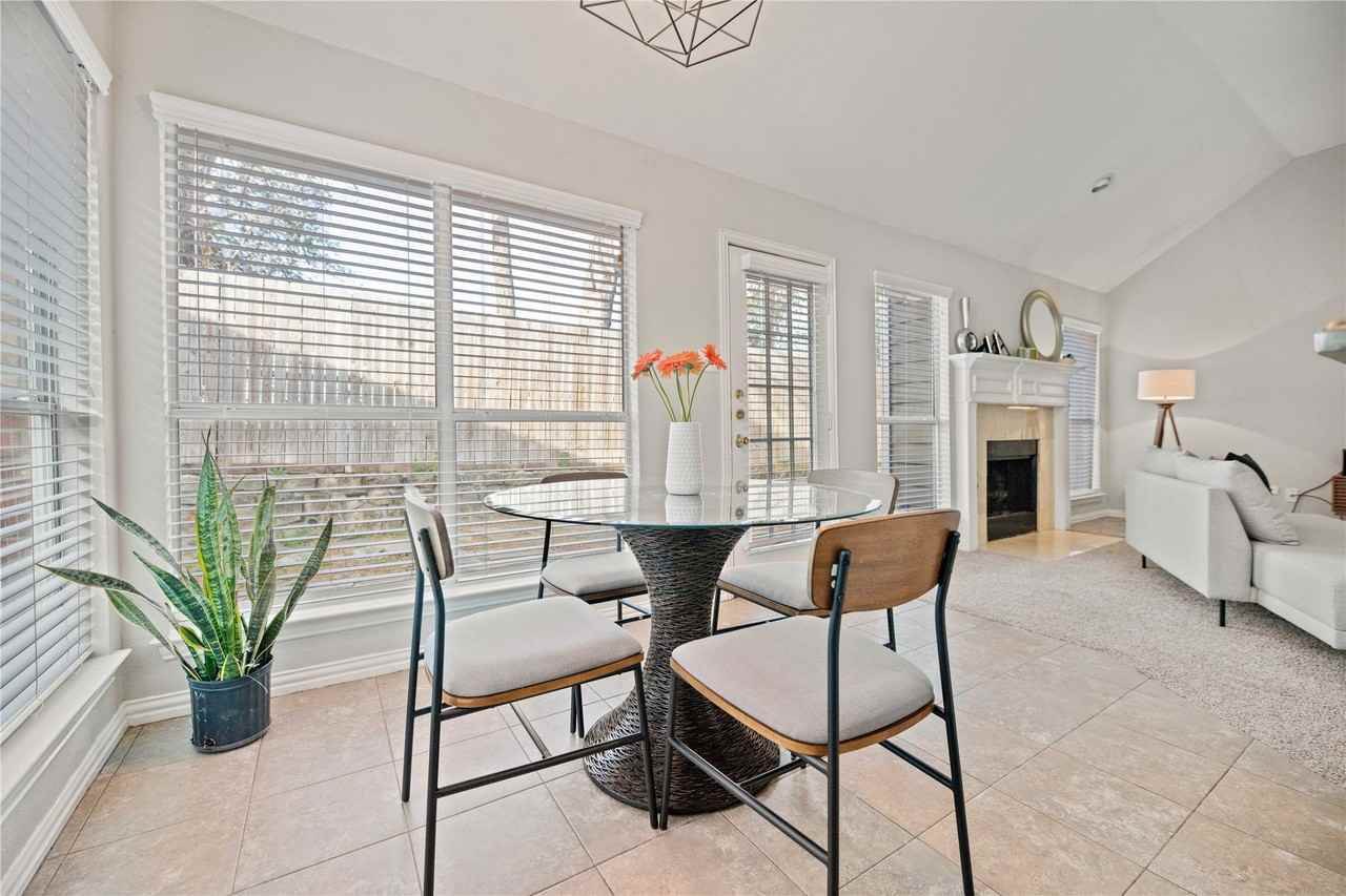 5016 Enclave Ct - Photo 2 of 33