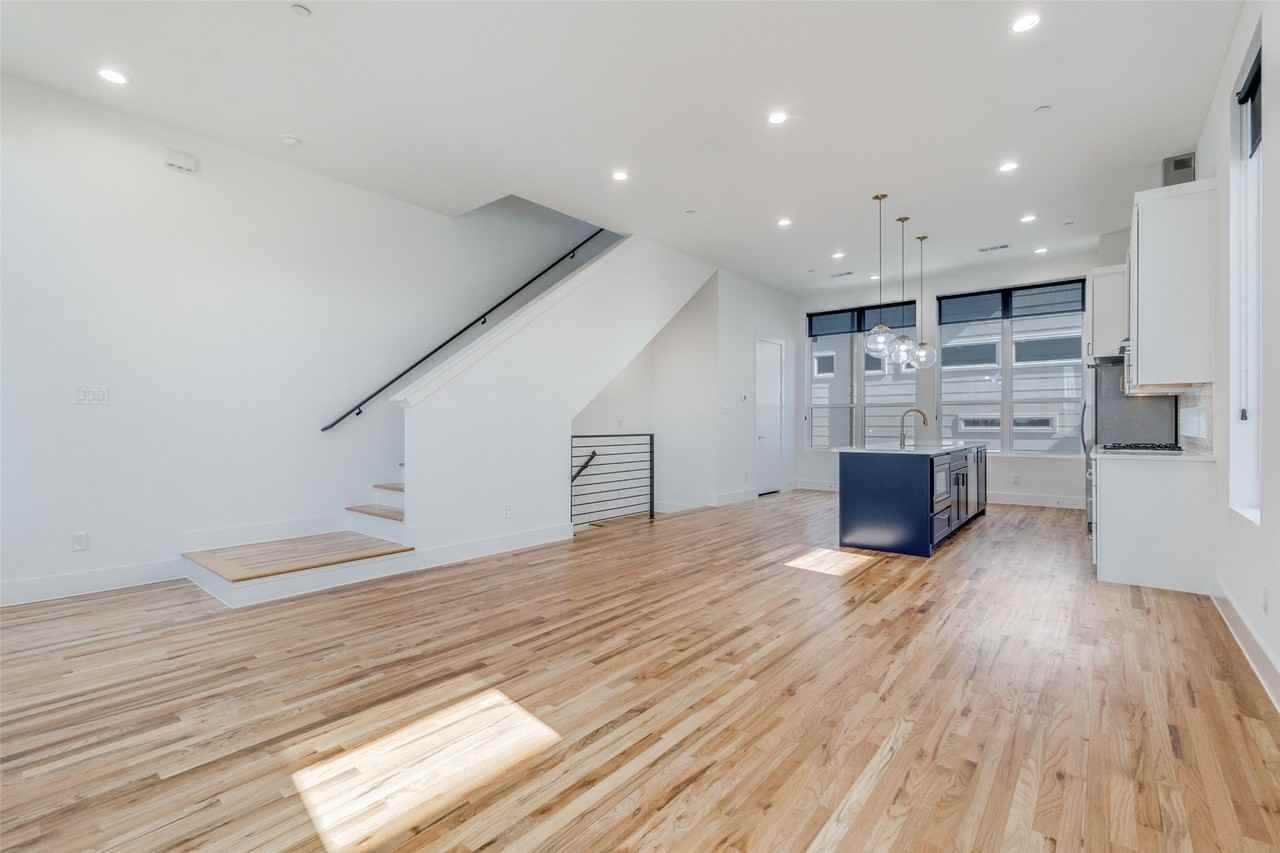 4718 Bryan St #305 - Photo 3 of 20