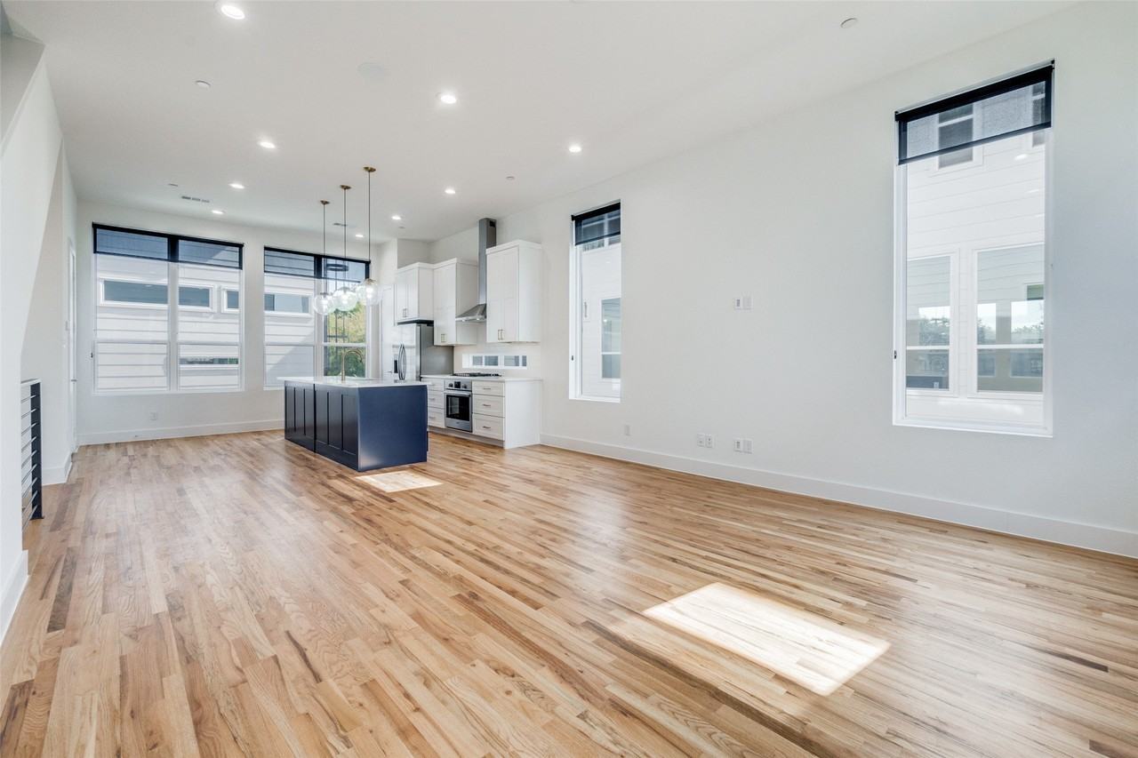 4718 Bryan St #305 - Photo 4 of 20